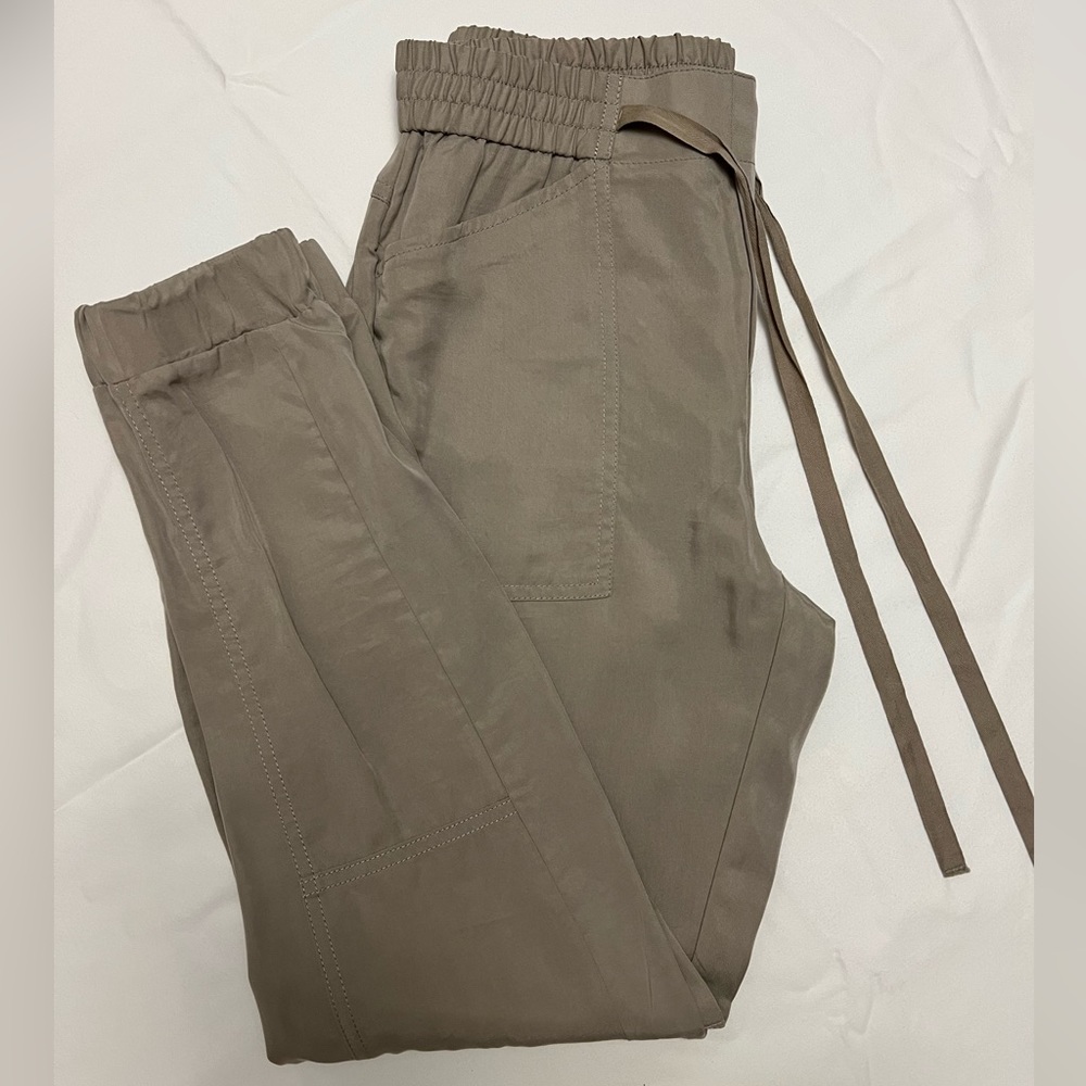 NWT - Banana Republic Lightweight Joggers